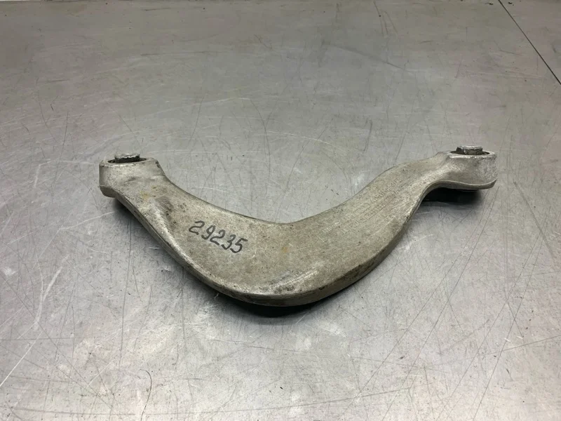 Рычаг подвески нижний AUDI A6 2011 8K0505323H УНИВЕРСАЛ CGLD, задний левый
