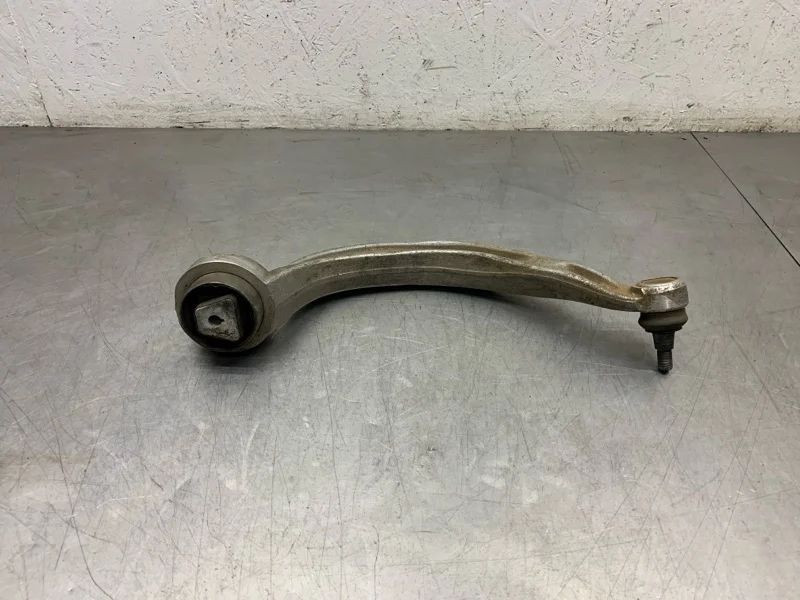 Рычаг подвески нижний AUDI A6 2011 8K0407696G УНИВЕРСАЛ CGLD, передний правый