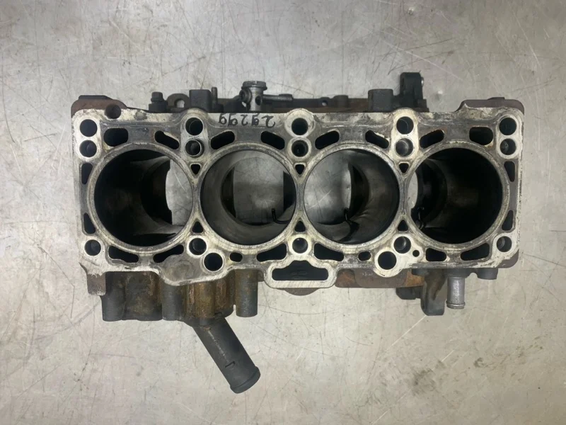 Двигатель ДВС голый столбик VOLKSWAGEN TIGUAN 2008 03L100090X ВНЕДОРОЖНИК CBAB