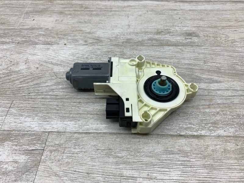 Двигатель стеклоподъемника Audi A4 2008 8K0959802 СЕДАН CAGA, передний правый