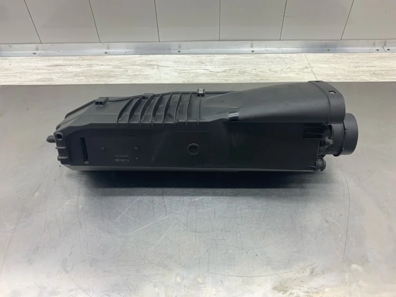 Корпус воздушного фильтра Mercedes-Benz E-Class 2003 A6460900201 УНИВЕРСАЛ 646.961 30 115431
