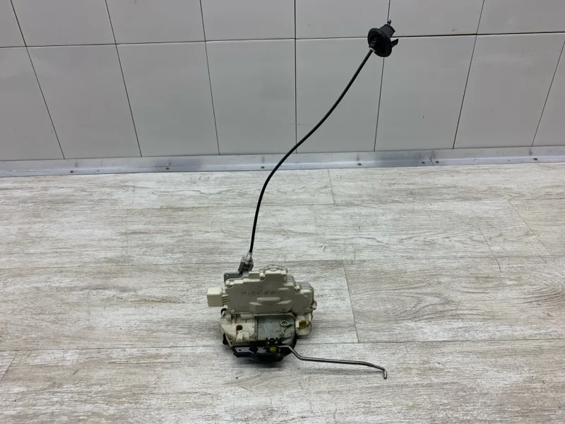 Замок двери AUDI A4 2005 8E1837015AA УНИВЕРСАЛ ALZ, передний левый