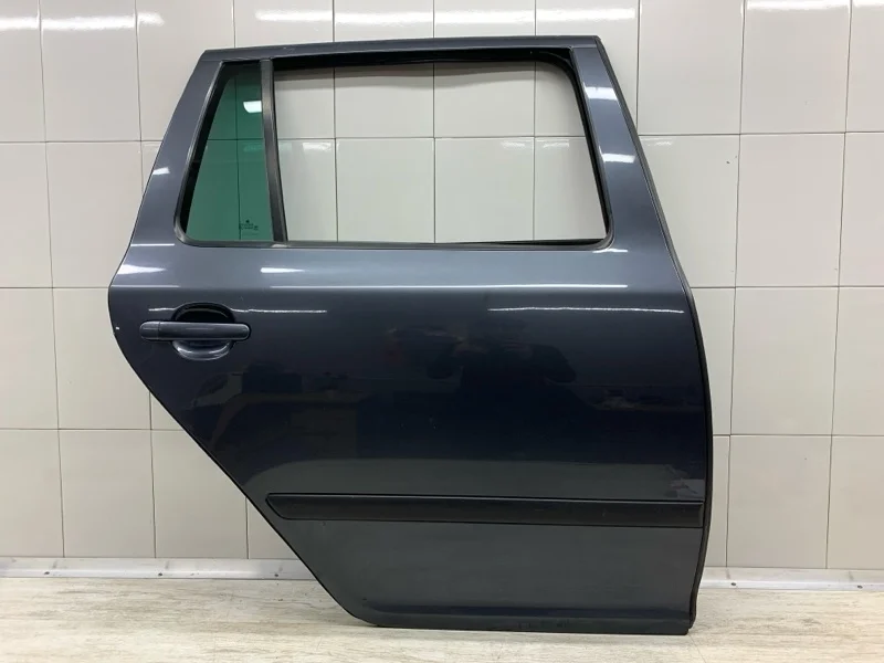 Дверь Skoda Octavia 2007 1Z9833056 УНИВЕРСАЛ BLS, задняя правая