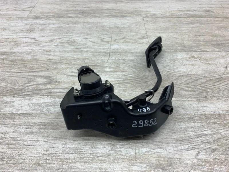 Педаль газа TOYOTA AVENSIS 2007 7801013011 УНИВЕРСАЛ 2ADFTV