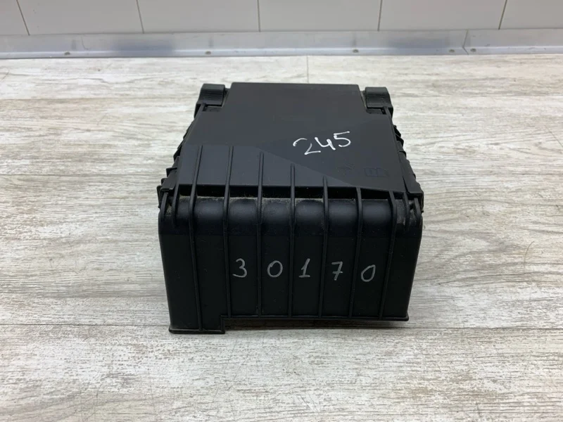 Блок предохранителей Volkswagen Tiguan 2008 1K0937125A ВНЕДОРОЖНИК CBAB