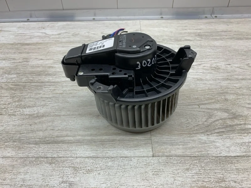 Моторчик печки TOYOTA AURIS 2008 AV2717008103 ХЭТЧБЕК 1ZR-FE