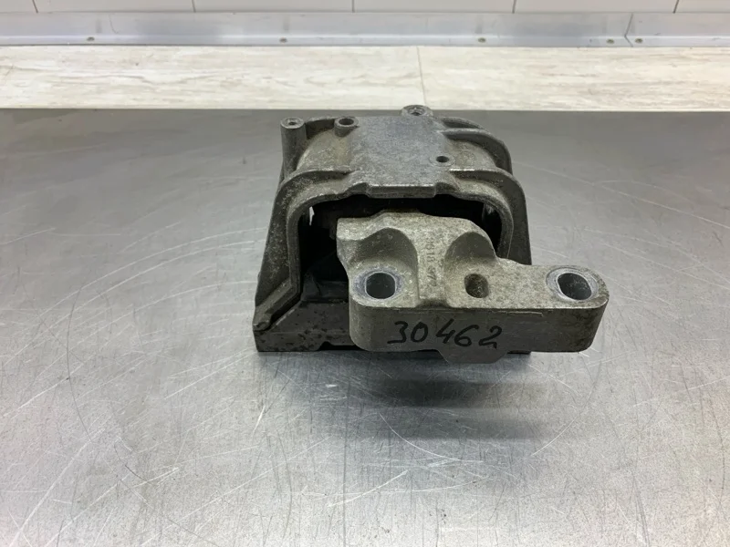 Подушка крепления двигателя Volkswagen Passat 2007 1K0199262 УНИВЕРСАЛ BLS, правая