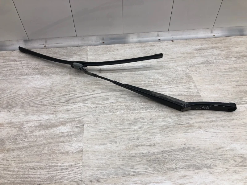 Щеткодержатель VOLKSWAGEN PASSAT 2012 3C1955409C УНИВЕРСАЛ CAYC, передний левый