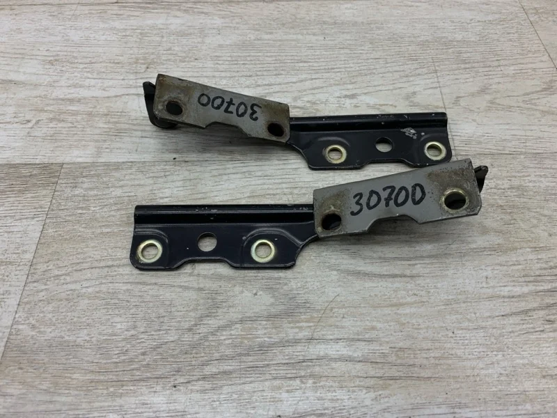 Петля капота MITSUBISHI LANCER 2005 MN126933 УНИВЕРСАЛ 4G18