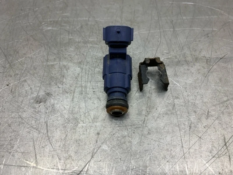 Форсунка топливная Hyundai I30 2010 353102B000 УНИВЕРСАЛ G4FA