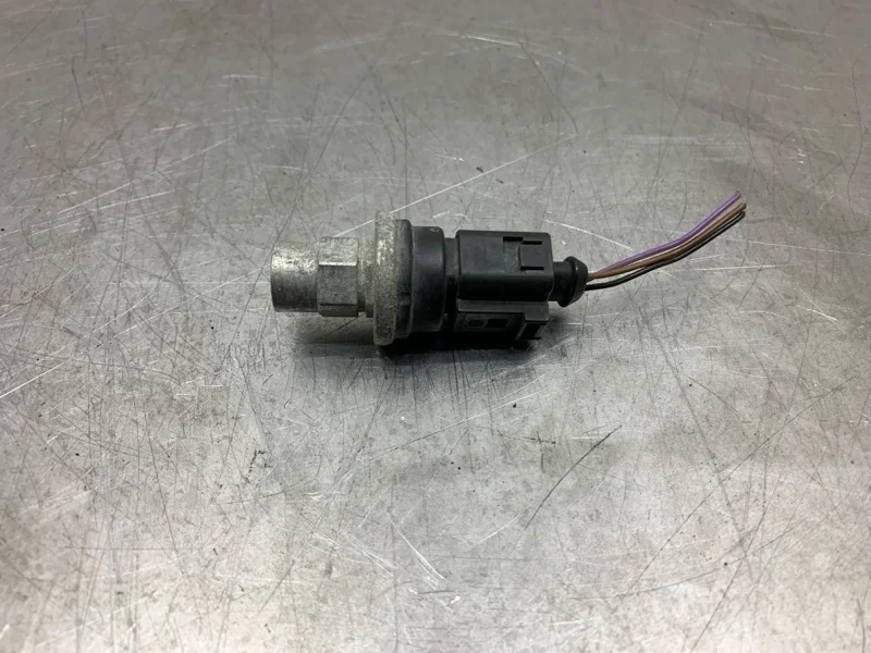 Датчик давления кондиционера Skoda Octavia 2008 1K0959126D УНИВЕРСАЛ BLS