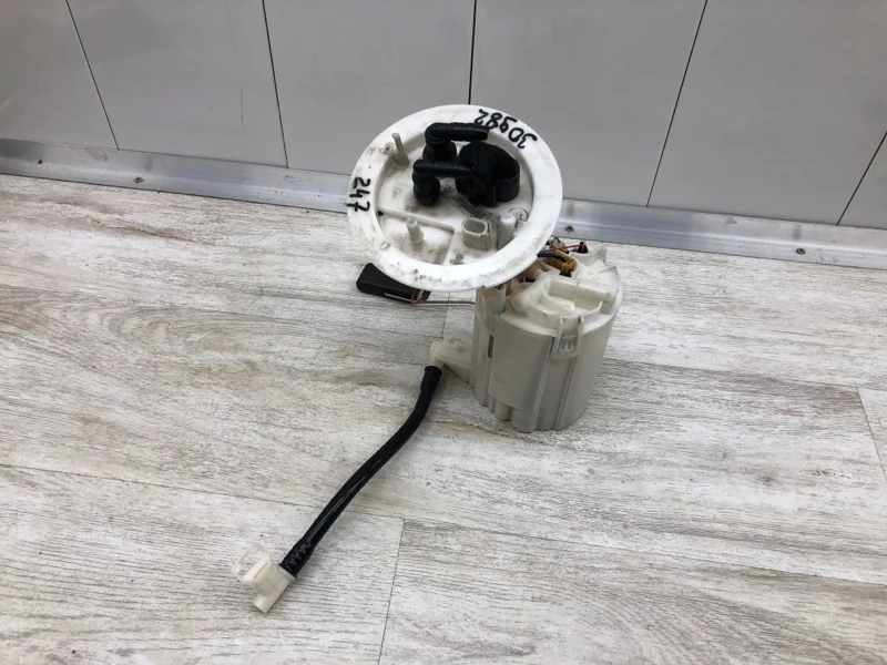 Насос топливный электрический Audi A4 2008 8K0919050L СЕДАН CAGA