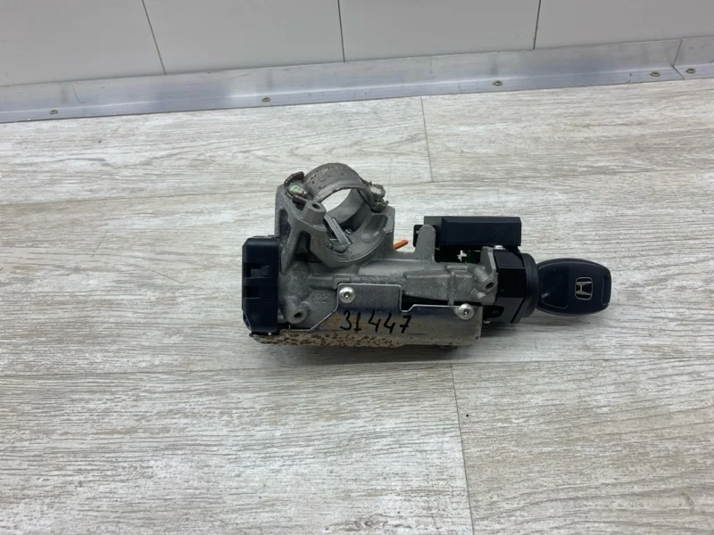 Замок зажигания Honda Civic 2007 39730SMGG010 ХЭТЧБЕК L13A7