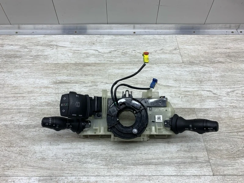 Подрулевой переключатель стрекоза RENAULT MEGANE 2015 255670019R УНИВЕРСАЛ K9K 636