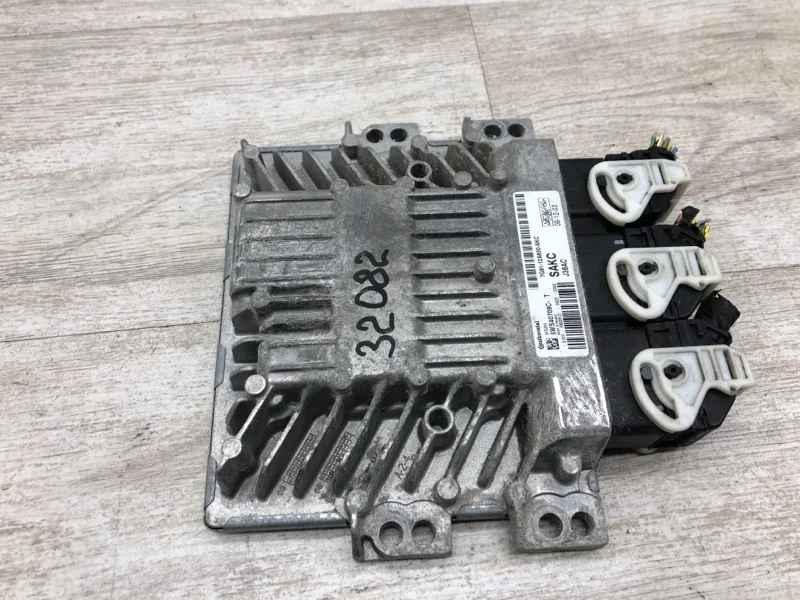 ЭБУ ДВС Ford Mondeo 4 2009 1561024 УНИВЕРСАЛ QXWB