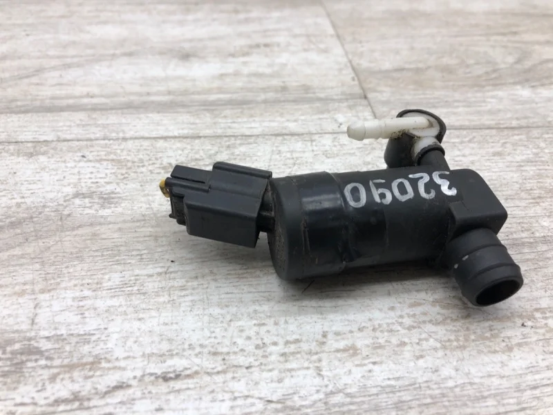 Насос омывателя Volvo V70 2005 1S7117K624FE УНИВЕРСАЛ D5244T