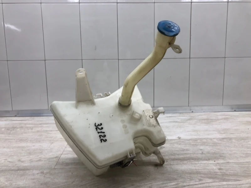 Бачок омывателя TOYOTA AURIS 2007 8535002060 ХЭТЧБЕК 1ADFTV