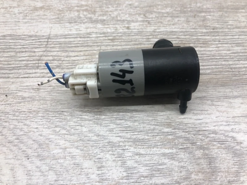 Насос омывателя Toyota Auris 2008 8533002030 ХЭТЧБЕК 1NDTV