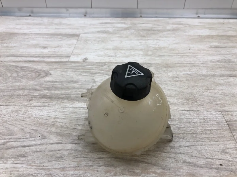 Бачок расширительный PEUGEOT 5008 2011 1323Y8 УНИВЕРСАЛ DV6C