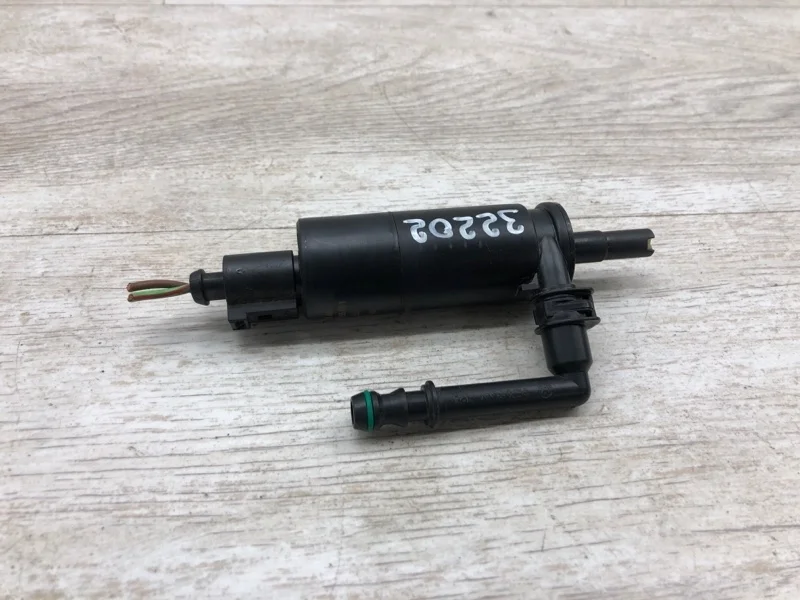 Насос омывателя Skoda Octavia 2008 3B7955681 УНИВЕРСАЛ BLS