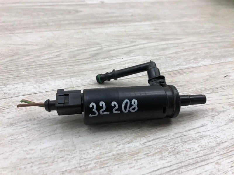 Насос омывателя Skoda Octavia 2007 3B7955681 УНИВЕРСАЛ BLS