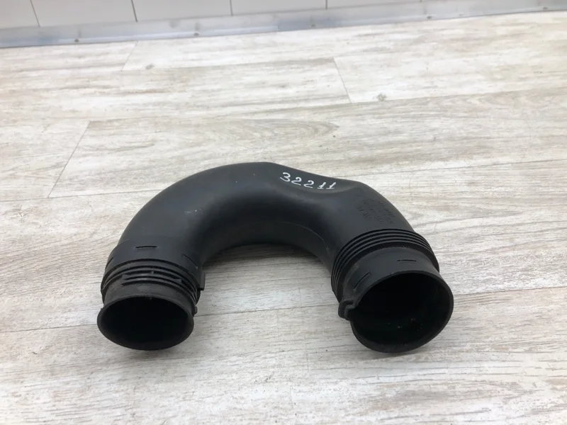 Патрубок воздушного фильтра VOLKSWAGEN CADDY 2010 1K0129618BR МИНИВЭН BLS