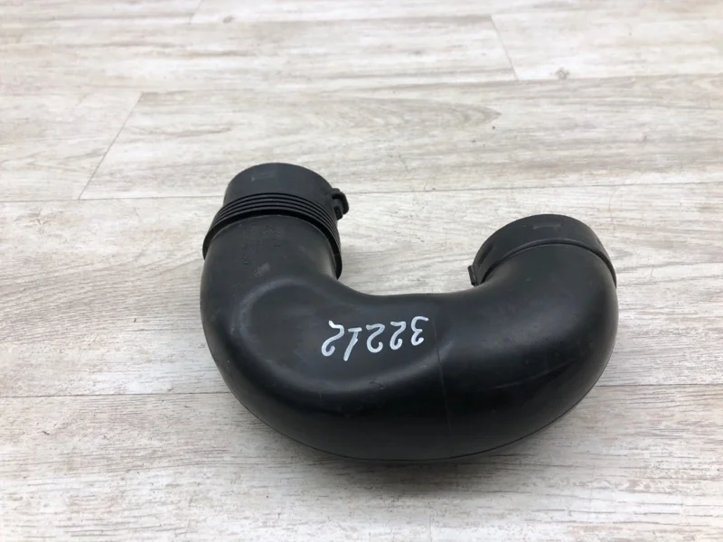 Патрубок воздушного фильтра VOLKSWAGEN PASSAT B7 2011 1K0129618BQ УНИВЕРСАЛ CAYC