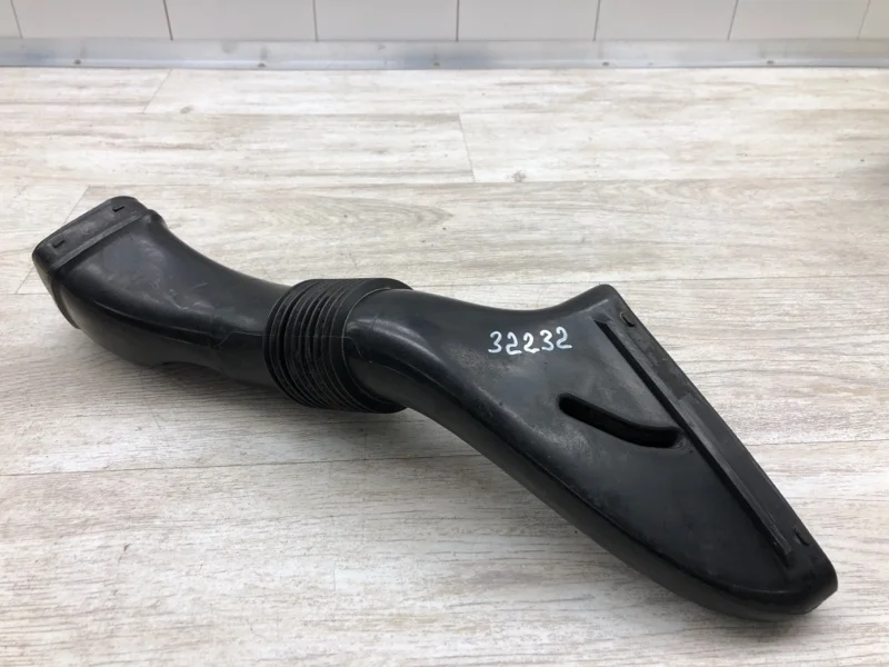 Воздухозаборник VOLVO V70 2005 8638624 УНИВЕРСАЛ D5244T