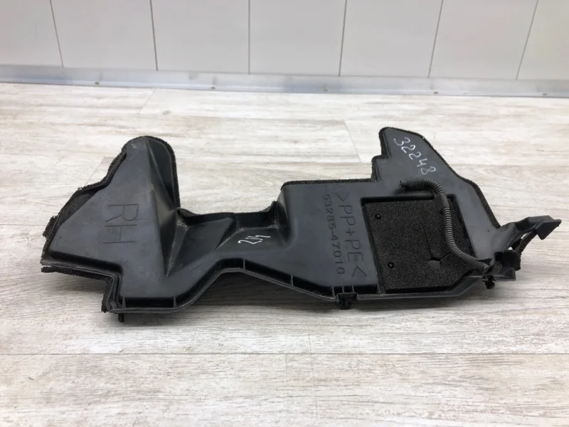 Дефлектор радиатора TOYOTA PRIUS HYBRID 2005 5328547010 ХЭТЧБЕК 1NZFXE, правый