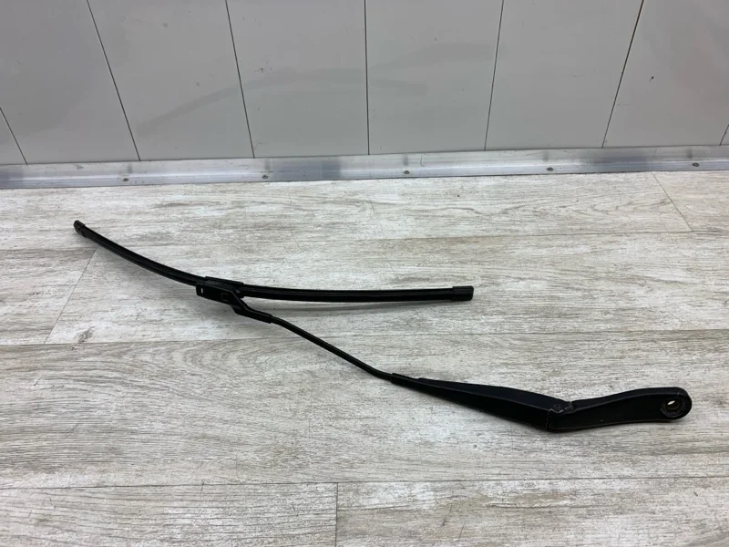 Щеткодержатель Ford Mondeo 4 2009 1797145 УНИВЕРСАЛ QXWB, передний левый