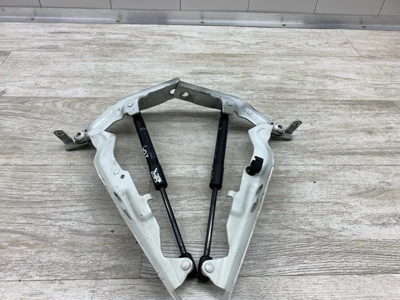 Петля капота VOLVO V60 2015 31385812 УНИВЕРСАЛ D4162T