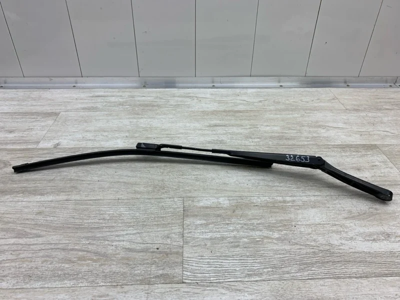 Щеткодержатель VOLKSWAGEN PASSAT B7 2011 3C1955409C УНИВЕРСАЛ CAYC, передний левый