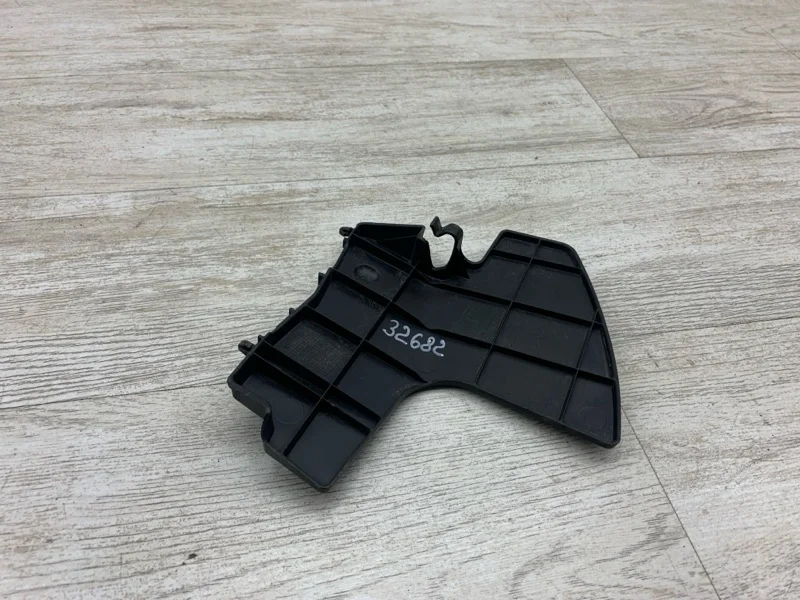 Защита радиаторов TOYOTA AURIS 2008 5329302010 ХЭТЧБЕК 1NDTV, правая