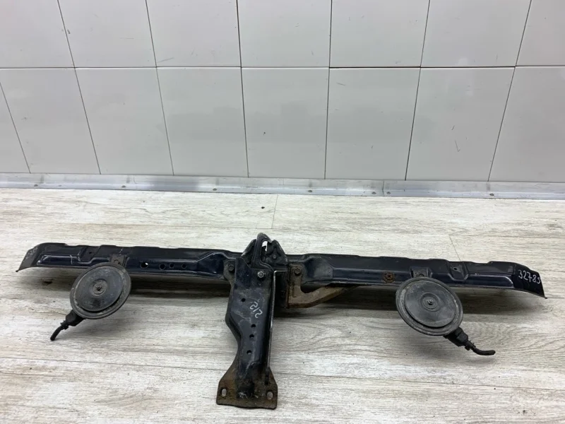 Рамка радиатора Kia Sorento 2004 641033E100 КРОССОВЕР D4CB