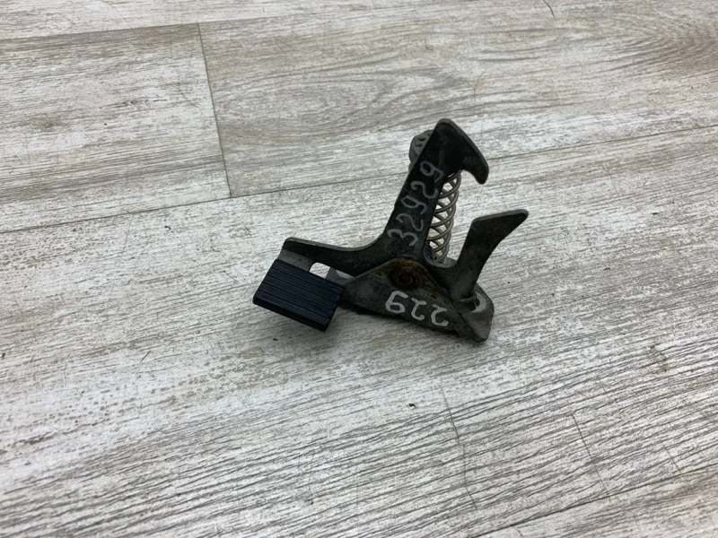 Замок капота VOLVO V70 2000 31218764 УНИВЕРСАЛ D5252T