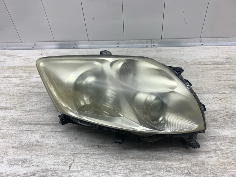 Фара Toyota Auris 2007 8111002490 ХЭТЧБЕК 1ADFTV, передняя правая