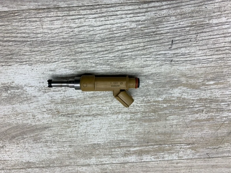 Форсунка топливная TOYOTA PRIUS HYBRID 2010 2325037010 ХЭТЧБЕК 2ZR-FXE