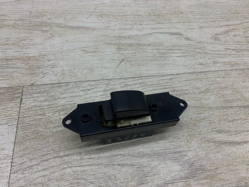 Кнопка стеклоподъемника MITSUBISHI ASX 2011 MR587944 ВНЕДОРОЖНИК 4N13, передняя правая