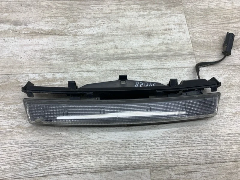 Дополнительный (третий) стоп сигнал крышки багажника CITROEN C5 2011 6351HH УНИВЕРСАЛ 9HR (DV6C)