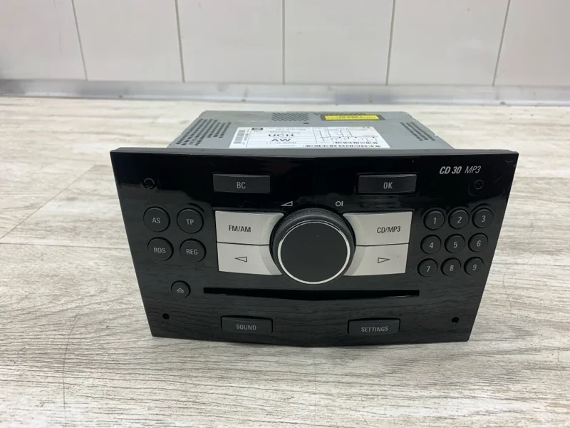 Магнитола OPEL ASTRA 2007 13255555 УНИВЕРСАЛ Z17DTJ