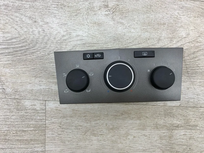 Блок управления климат-контролем OPEL ASTRA H 2005 13201300 УНИВЕРСАЛ Z17DTH