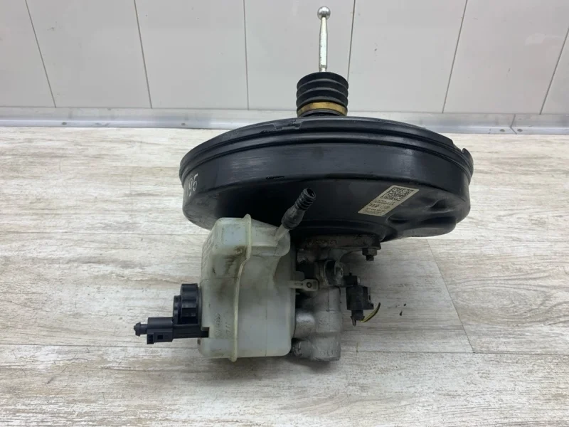 Главный тормозной цилиндр Volkswagen Passat 2009 3C1614019E УНИВЕРСАЛ CBAB