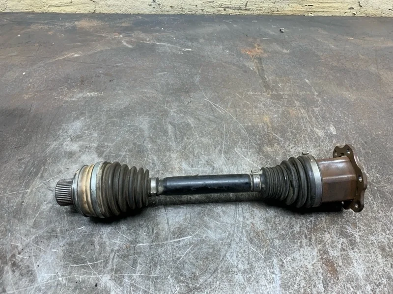 Полуось AUDI A4 2014 8K0407271AL УНИВЕРСАЛ CGLC, передний