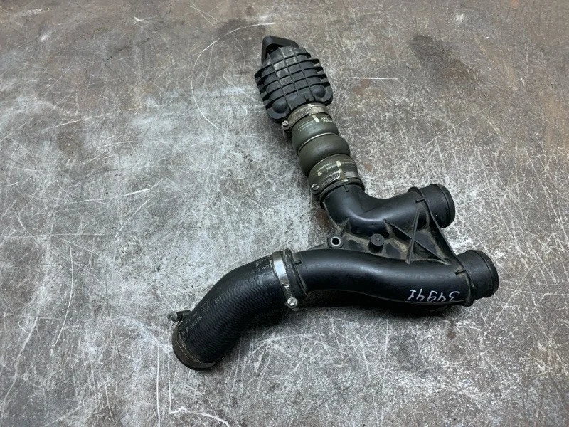 Патрубок турбины Peugeot 508 2011 9678406580 УНИВЕРСАЛ 9H05 (DV6C)