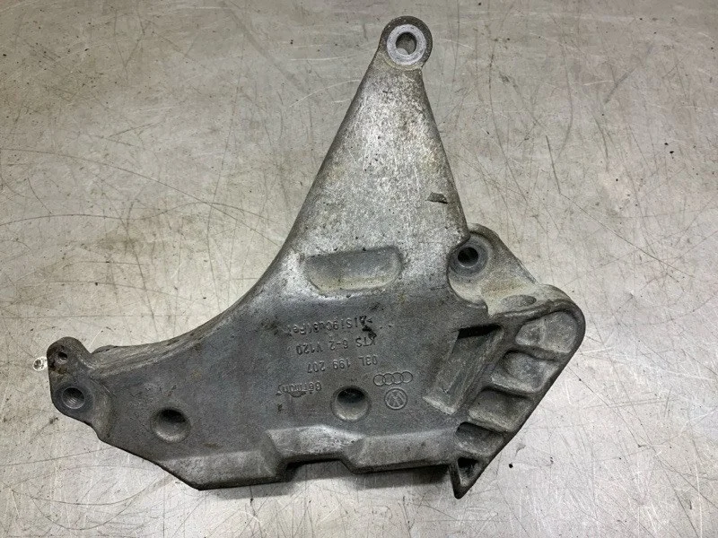 Кронштейн двигателя VOLKSWAGEN CADDY 2011 03L199207 ФУРГОН CAYE, правый