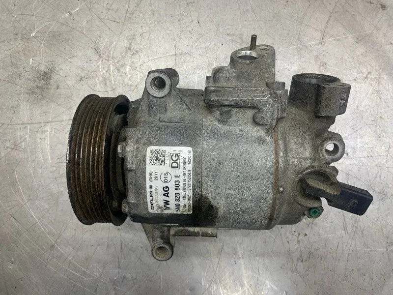 Компрессор VOLKSWAGEN CADDY 2011 5N0820803E ФУРГОН CAYE