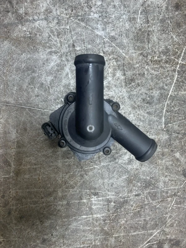 Насос водяной помпа AUDI A4 2009 03L965561 УНИВЕРСАЛ CAGA