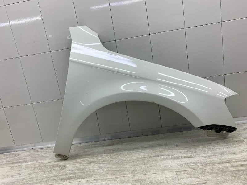 Крыло Volkswagen Passat B7 2012 3AA821022B УНИВЕРСАЛ CFGB, переднее правое