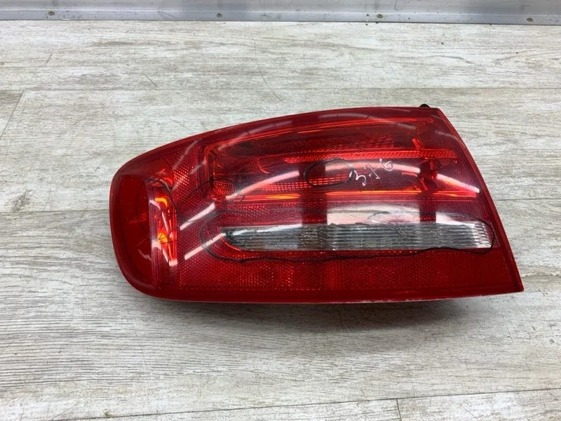 Фонарь AUDI A4 2009 8K9945095 УНИВЕРСАЛ CAGA, задний левый