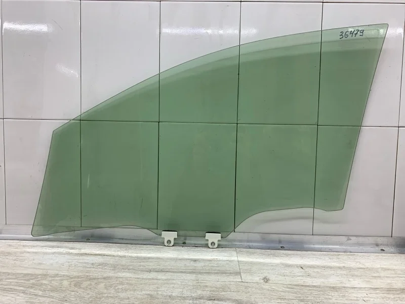 Стекло двери RENAULT MEGANE 2015 803007357R УНИВЕРСАЛ K9K 636, переднее правое